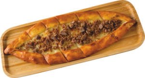 Pide Kaşarlı Kavurmalı / Пиде сыром и с мясом