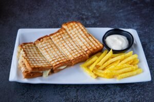 Tost Tavuklu Mantalı / Тост с курицей и грибами