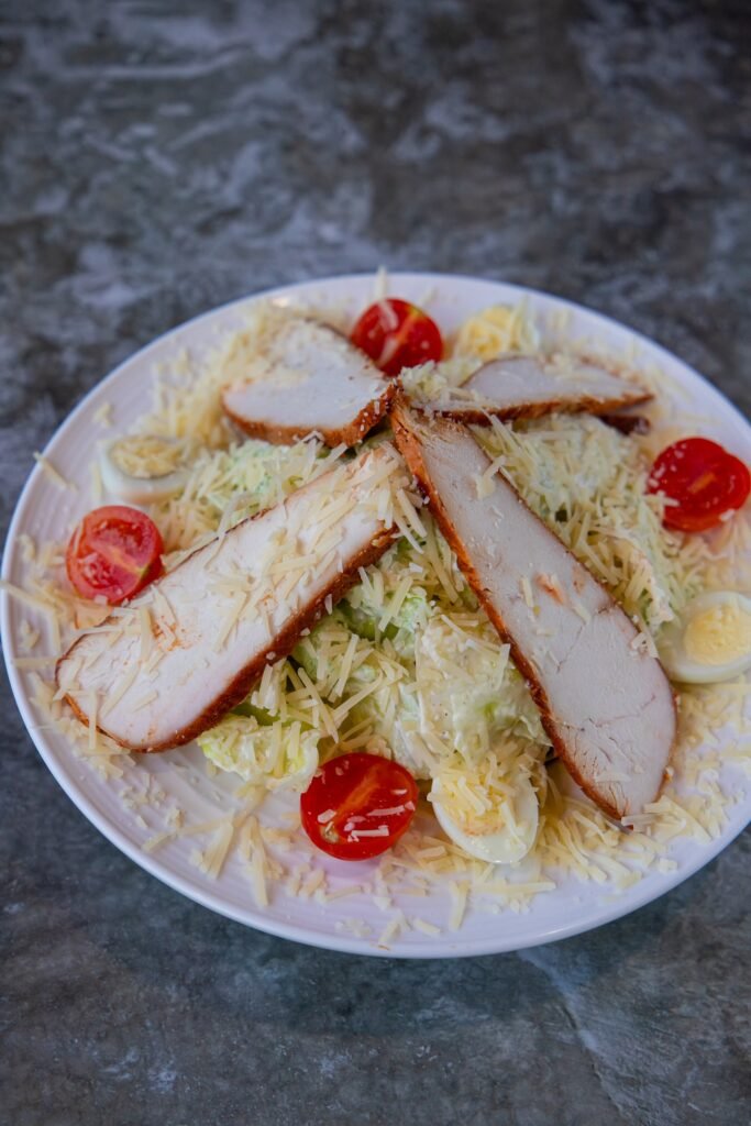 Sezar Salatası / Салат цезарь