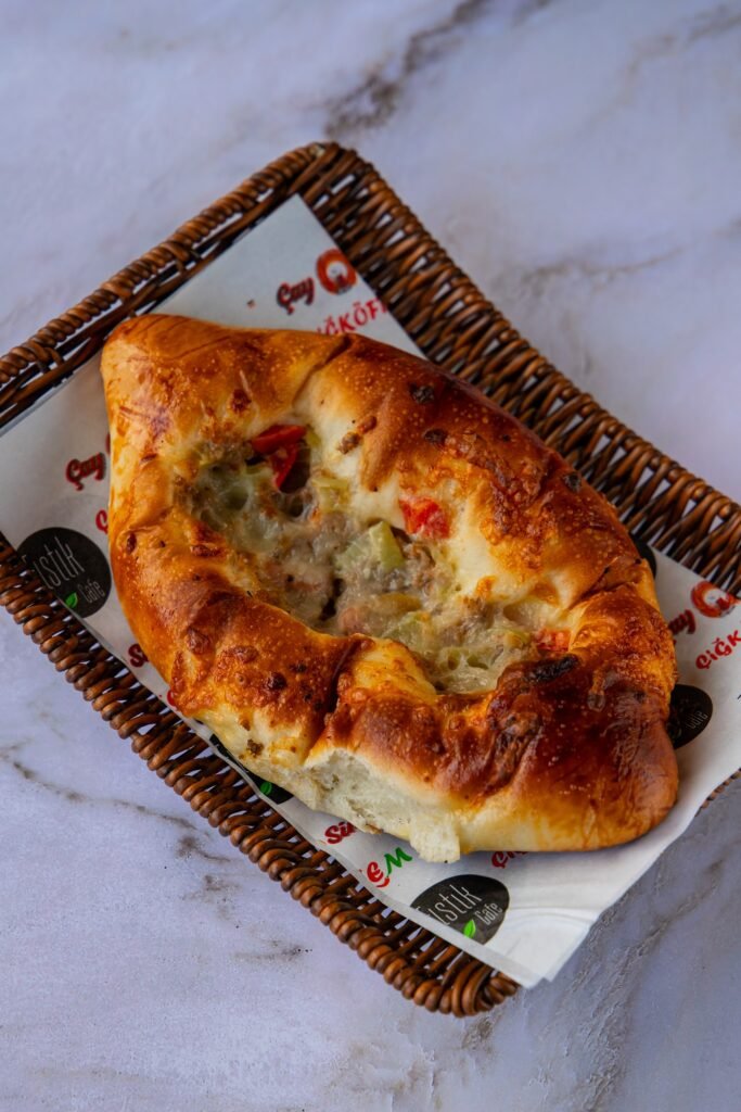 Kıymalı Mini Pizza / Мини пицца с фаршем