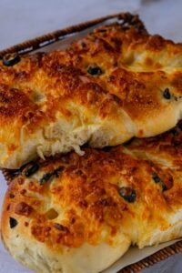 Zeytinli Peynirli Açma / Ачма с маслинами и с брынзой